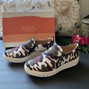 Soul Naturalizer turner camo side zip sneakers size 7